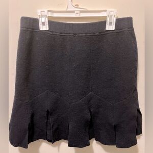 ST JOHN Essentials Black Skirt Split Flap Hem Size 6 A-Line Santana Knit‎